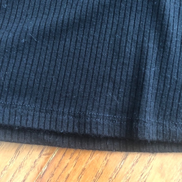 Sale: 5 for $10 - Bozzolo long crop top - Picture 3 of 6